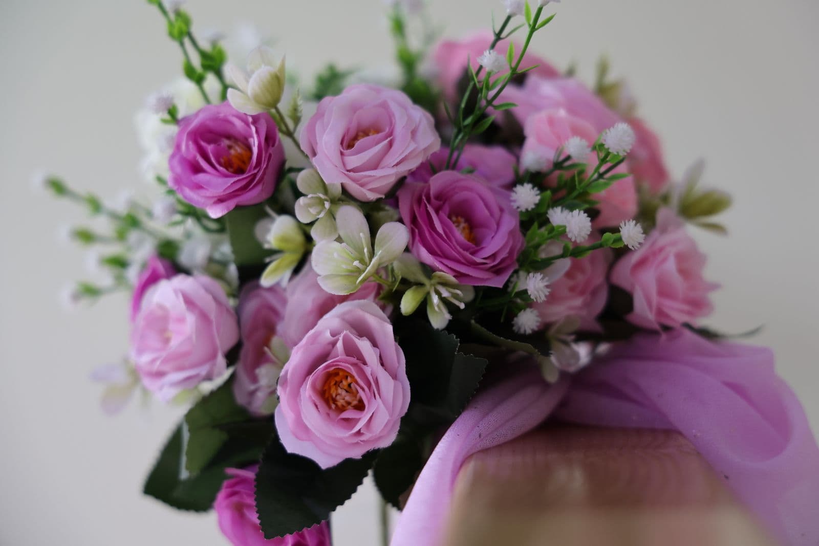 Ramo de rosas en tonos rosa y lila